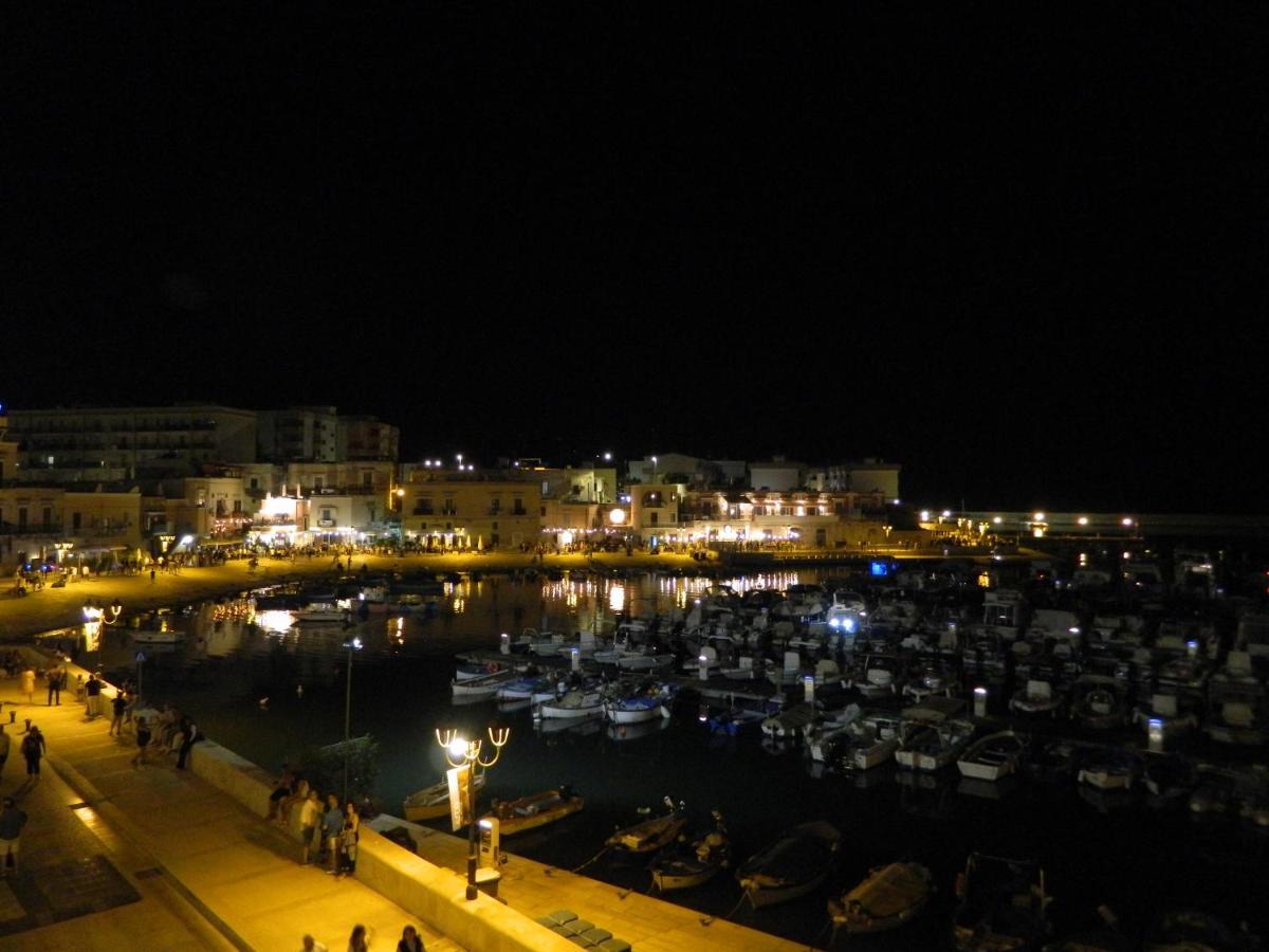 Torre Anna Historical Center Living Apartment Bisceglie Exterior photo